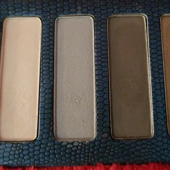 Lorac  skinny eyeshadow palette - Picture 5 of 6